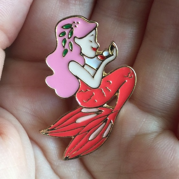 NWT Mermaid Makeup Pin - Picture 2 of 2